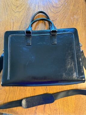 Bostonian Black Leather Laptop Briefcase with Adjustable Strap